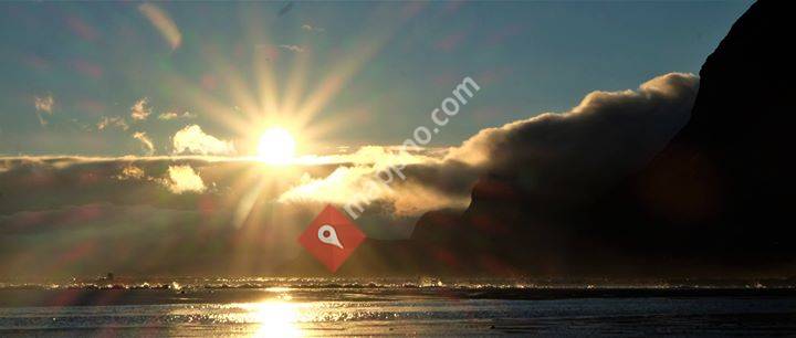 AKKA Surf - Full ro i sterk storm