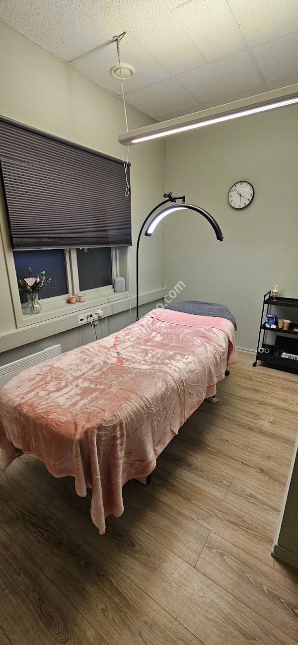 Eva Joh - beauty artist AS