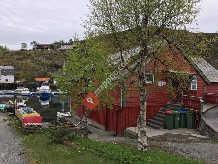 Feriehus med båtutleige i Kalvåg
