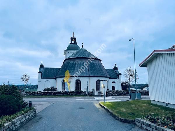 Fjärås kyrka