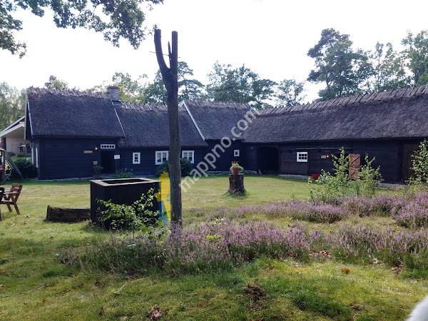 Hästveda local history museum and park