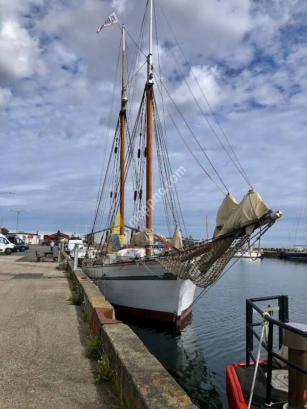 Husbils ställplats Skillinge