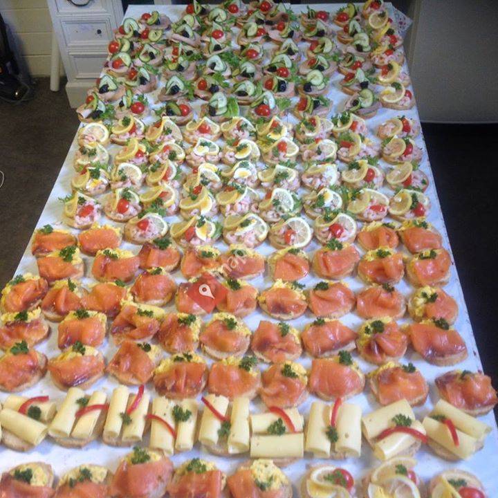 Ingrids kaker og dekor,. Snitter og Smørbrødkaker.