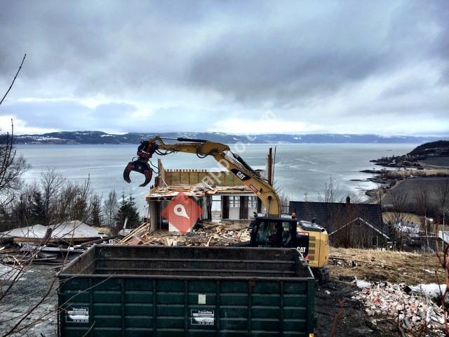 Kjetil's anleggstjenester.