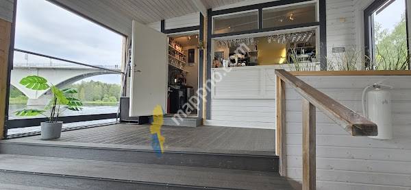 Marinan Café & Lite Bistro