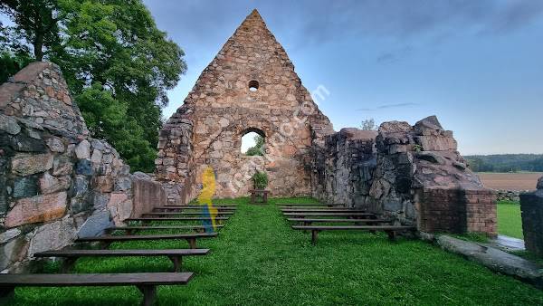 Össeby Church Ruin