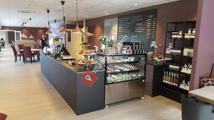 Pikene på torget A/S