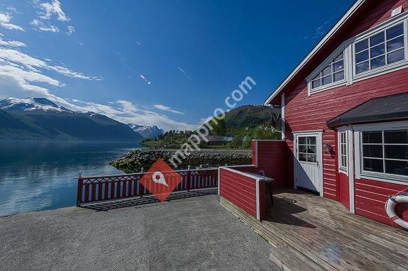 Rorbu Fisherman's cabin Dalsfjord airbnb.com