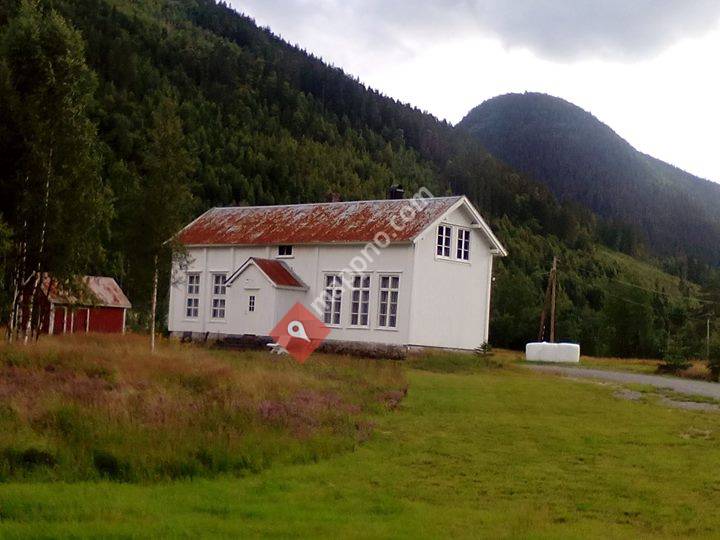 Skulehuset på Tveit