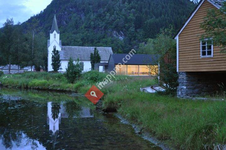 Strandebarm kyrkjelydshus