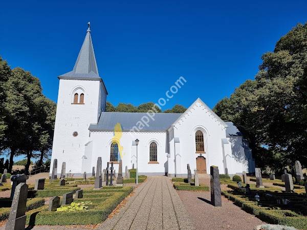 Västra Broby Kyrka & Kyrkogård