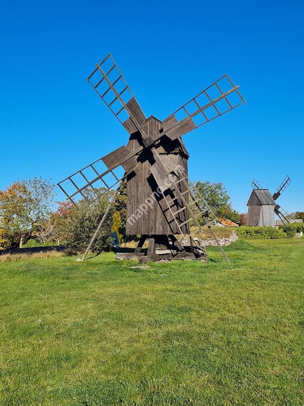 Vickleby Väderkvarnar